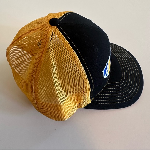 Swift Snapback Trucker Hat - Picture 3 of 10